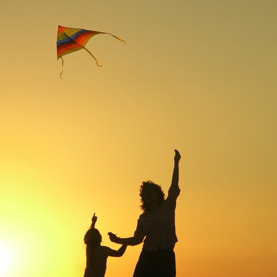kite, play, family-1666816.jpg